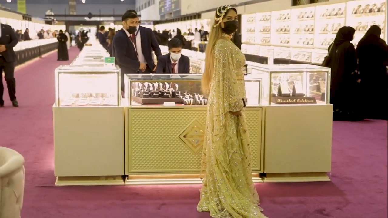 Salem AL Shueibi - the largest stand of jewellery Guinness World 